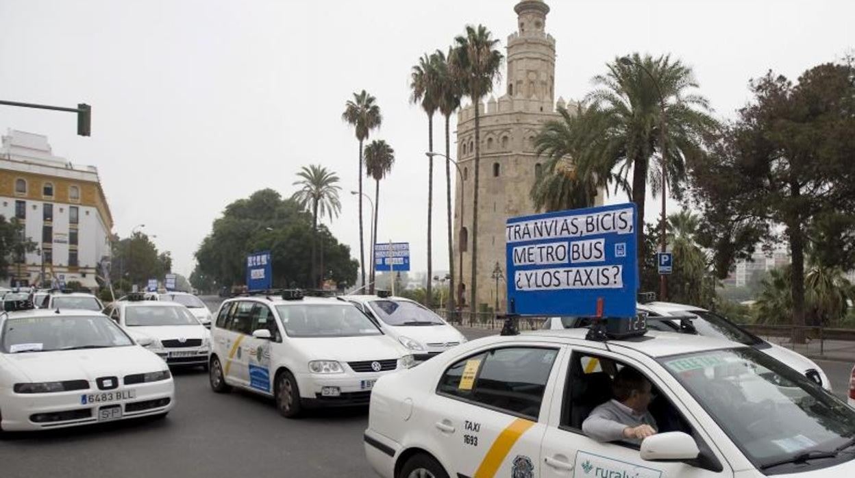 Una de las protestas realizadas por los taxistas sevillanos