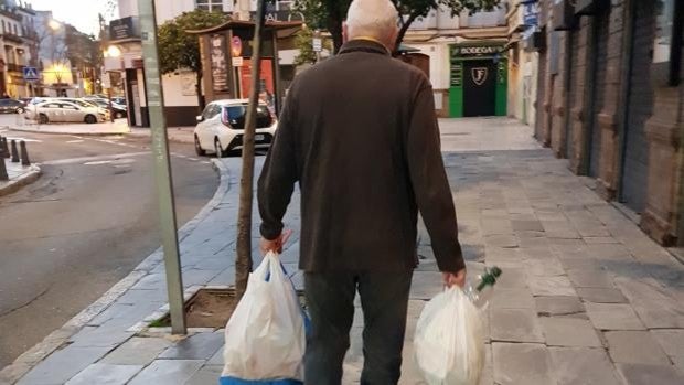 El 80% del Centro de Sevilla tiene ya cubos de basura de uso individual