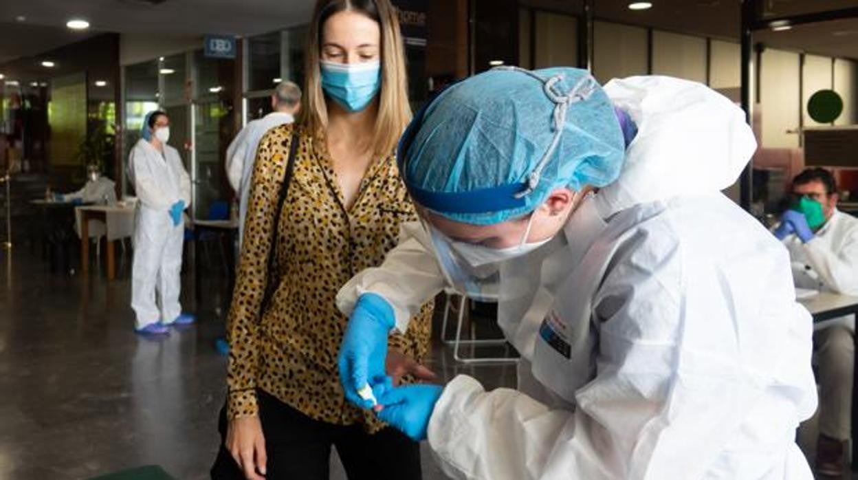 Pruebas de anticuerpos de detección del coronavirus Covid19 en el Colegio de Médicos de Sevilla