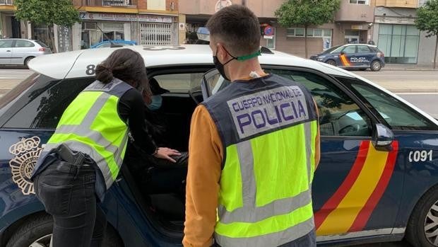 Una pareja detenida por robar en los trasteros de una comunidad de vecinos de Nervión