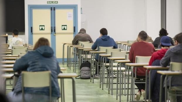 Facultades y centros de la Universidad de Sevilla preparan su vuelta a las aulas el lunes 15 de marzo