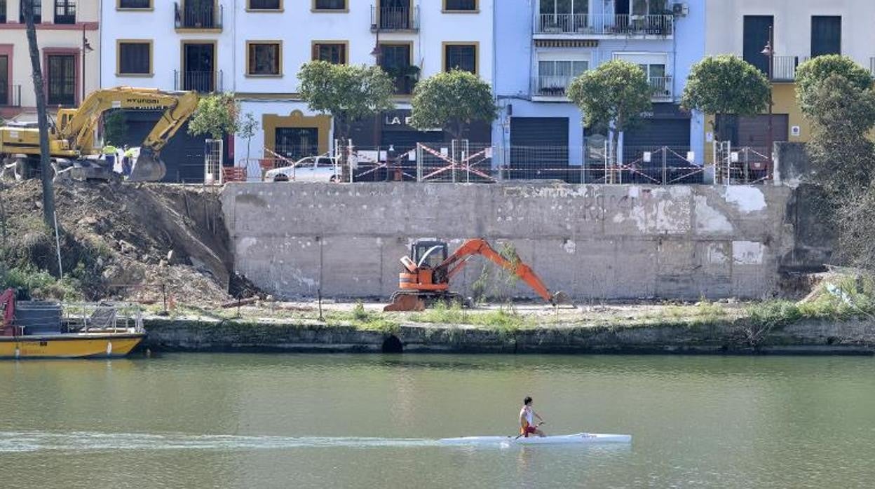 Estado actual del terreno que ocupaba la comisaría de la calle Betis