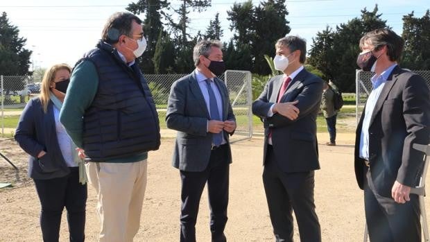 El Ayuntamiento y Endesa culminan el plan de mejora de los parques de Torreblanca e Infanta Elena