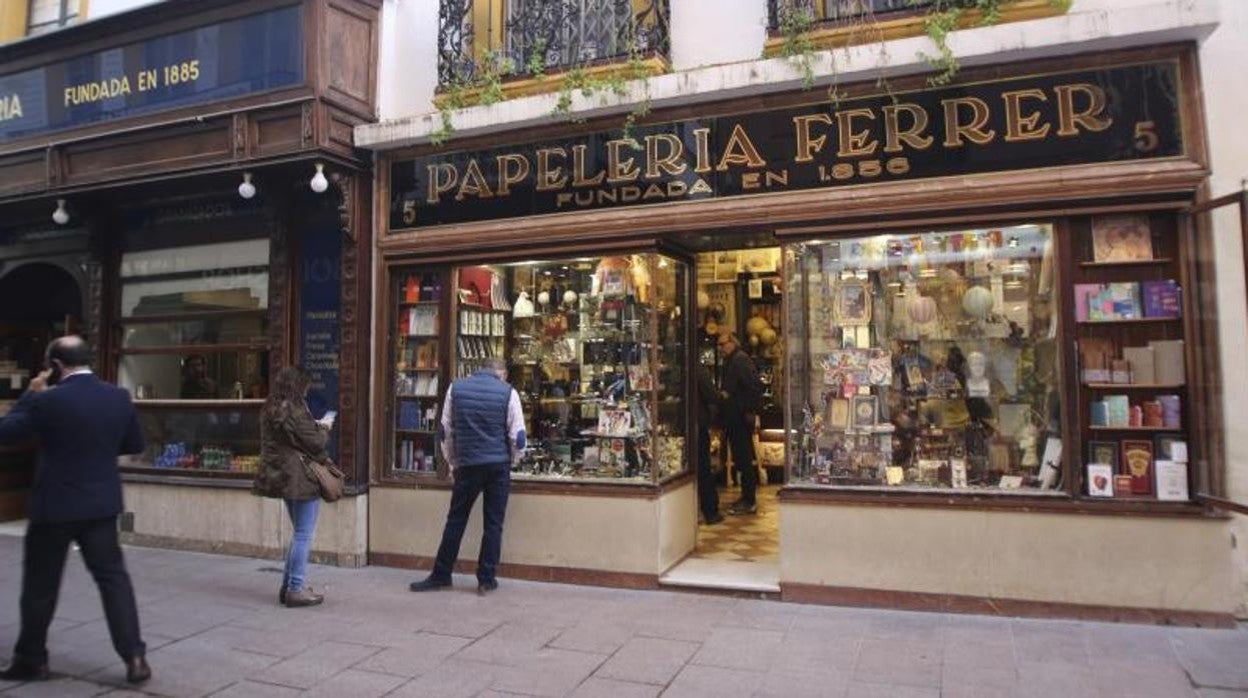 La tradicional papelería Ferrer, en la calle Sierpes