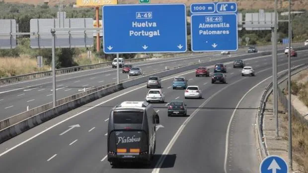 El tráfico en Sevilla durante la Semana Santa, un 55,4% menor que en 2019