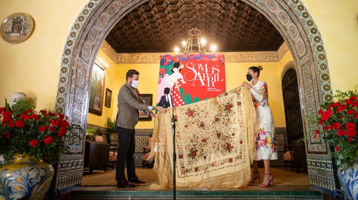 Presentación de «Somos abril» en el Palacio de las Dueñas de Sevilla