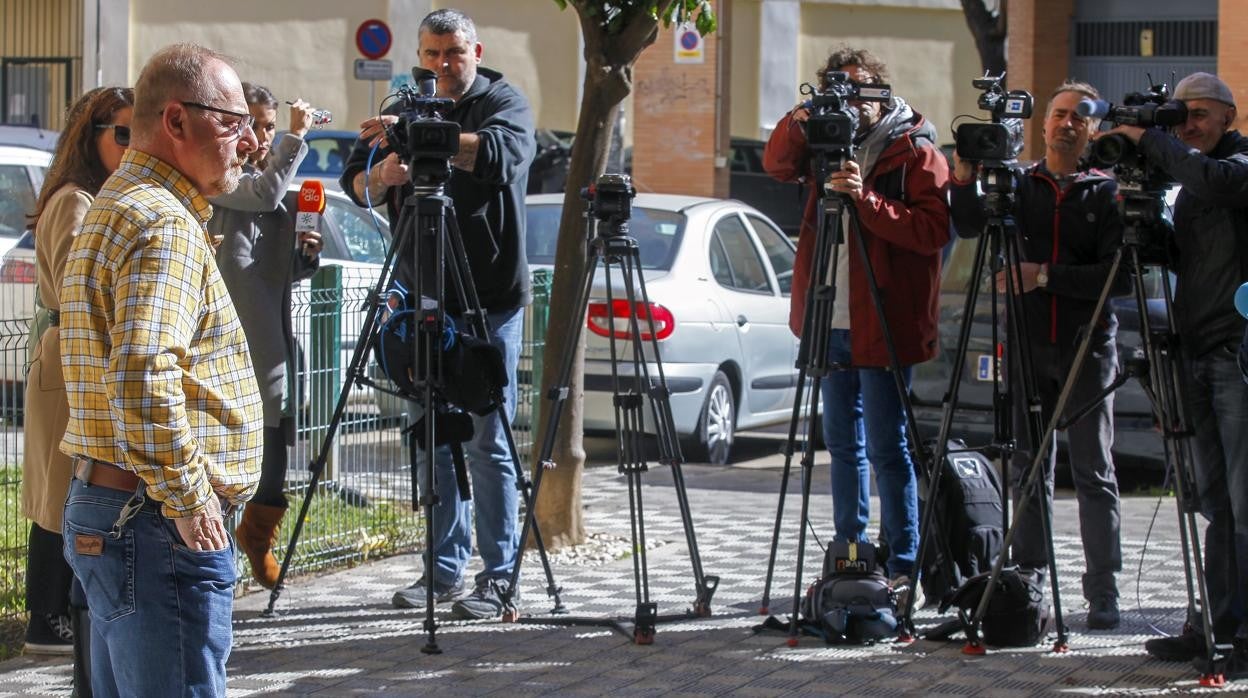 El padre de Marta del Castillo, en una de las últimas ruedas de prensa que ha ofrecido sobre las novedades del caso