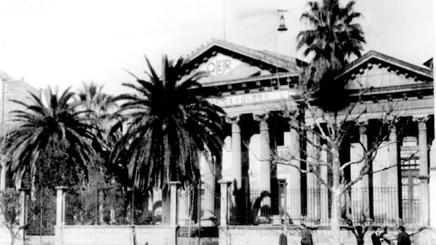 A la Universidad de Sevilla con vacunación certificada