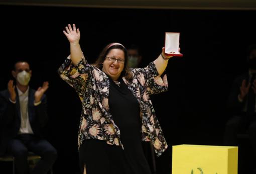 Marta Carrasco recibe la medalla de Sevilla