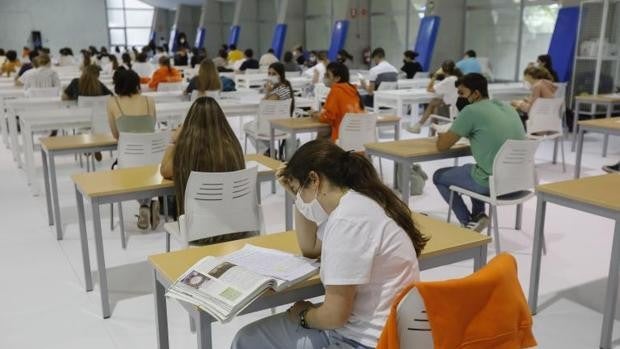 Los Beatles y «El peine de los vientos» en el examen de Arte de Selectividad 2021