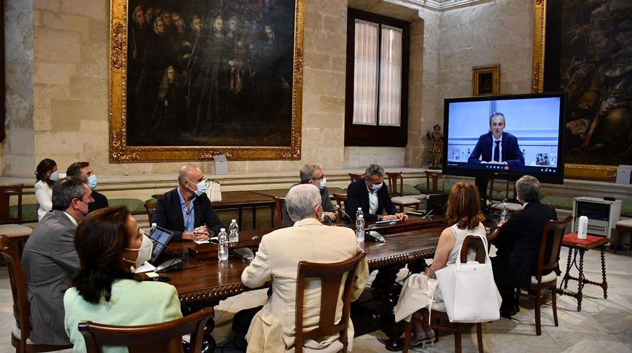 Espadas presidió la reunión con la Federación Internacional de Astronáutica, donde intervinó Pedro Duque por videoconferencia