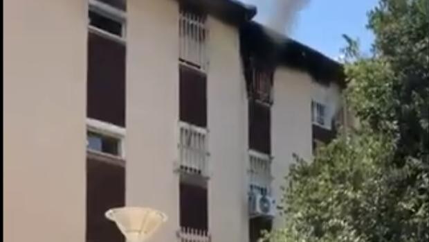 Una niña de 10 años, grave al incendiarse su piso de las Tres Mil Viviendas