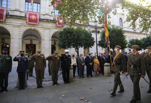 Un momento del desfiles de la unidad de honores