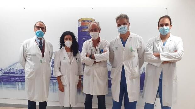 El Hospital Virgen Macarena realiza la primera extirpación por laparoscopia de un tumor en el páncreas
