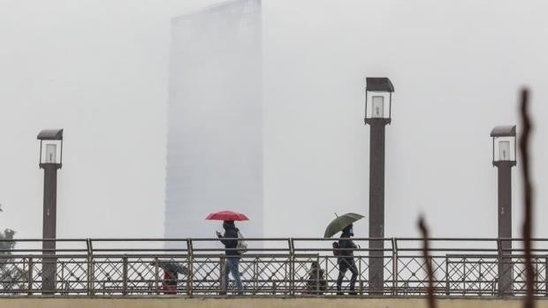 El tiempo en Sevilla: frío y lluvia para que el otoño sea una realidad un mes después de iniciarse