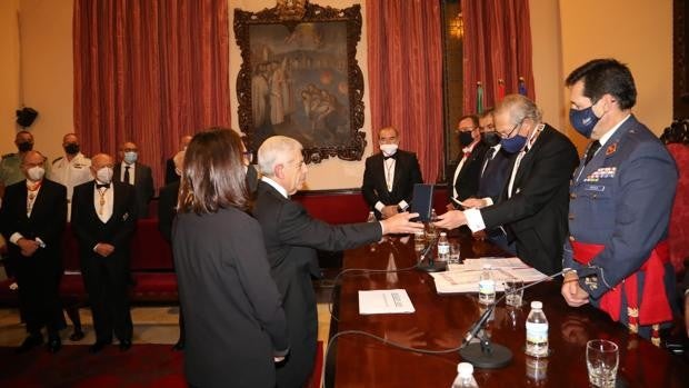 La Audiencia de Sevilla ingresa como miembro de honor de la Real Academia de Legislatura