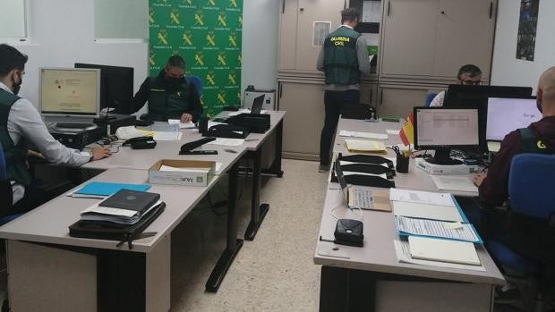 Equipo @ de la Guardia Civil de Sevilla: a la caza de los estafadores de internet