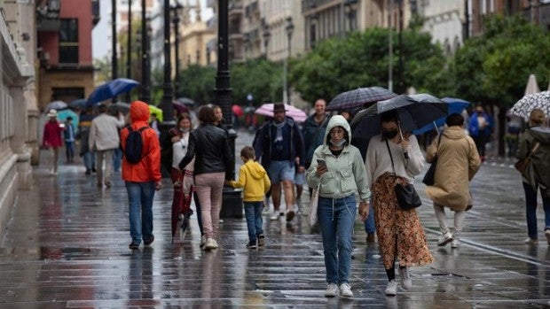 Los hoteles de Sevilla mantienen una buena ocupación durante el puente pese a la lluvia