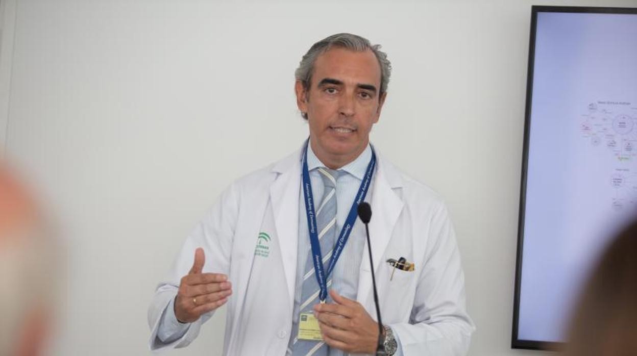 El doctor David Moreno, de la Unidad de Dermatología