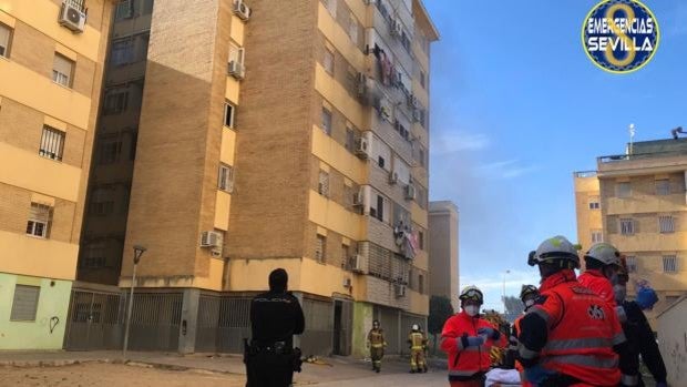 Incendio en un bloque de siete plantas en el Polígono Sur por culpa de una plantación de marihuana