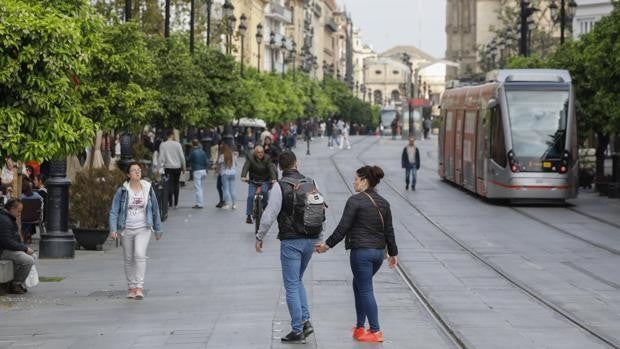 Sevilla adjudica el contrato para instalar toldos los próximos tres años en la avenida de la Constitución