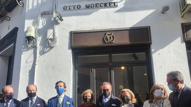 Sevilla inaugura la calle Otto Moeckel en pleno barrio del Arenal