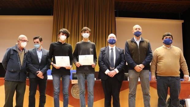 Un estudiante de ESO del Vicente Aleixandre gana el concurso de Matemáticas de la Hispalense