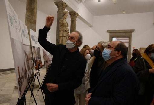 Guillermo Vázquez Consuegra junto a Patricia del Pozo y Miquel Iceta