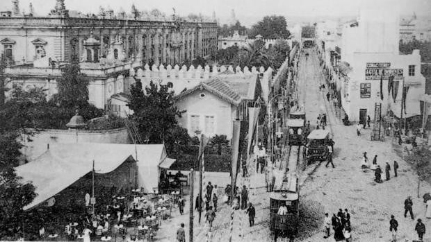 #ArchivoABCsev: Los cambios de la calle San Fernando a lo largo de la historia y el gran ensanche del siglo XX