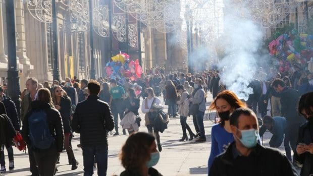 Este domingo de puente en Sevilla... ni el alfiler