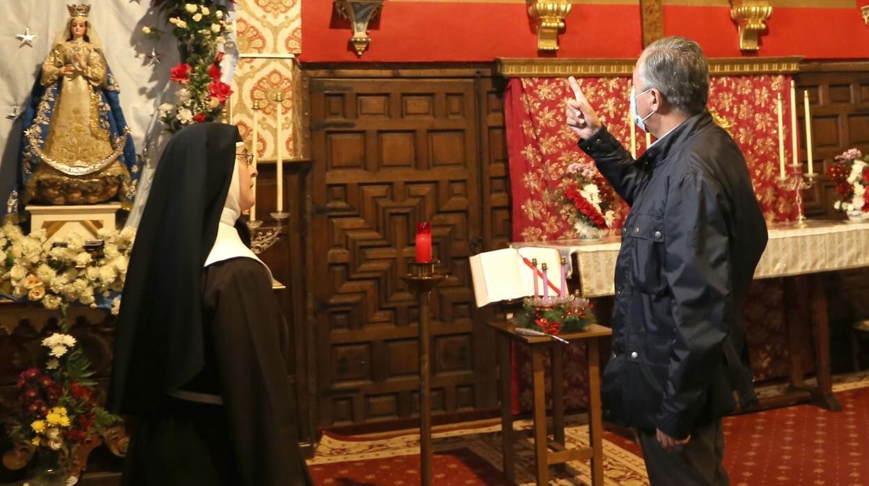 José Luis Sanz durante su visita al convento de Santa María de Jesús