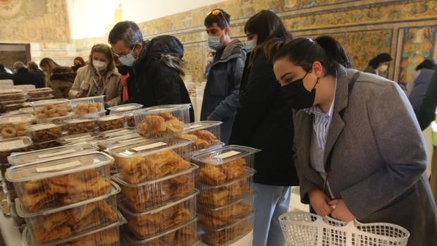 Cierra con un día de antelación la exposición de dulces de convento en el Alcázar tras vender toda la muestra