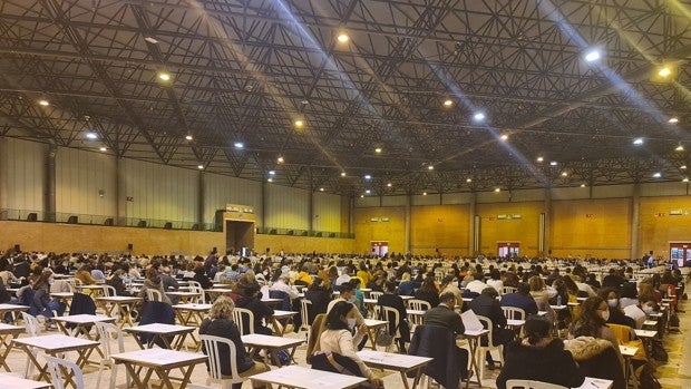 Más de 1.500 aspirantes para las 38 plazas de auxiliar administrativo en el Ayuntamiento de Sevilla