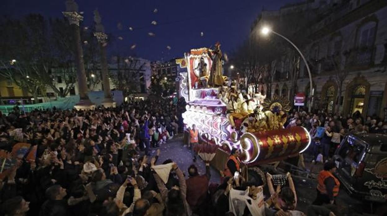 La Cabalgata de Reyes Magos de Sevilla discurre por un amplio itinerario en la mayor parte