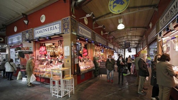 Esta noche se cena más caro en Sevilla: las gambas, el cochinillo o el jamón con los precios más altos que nunca