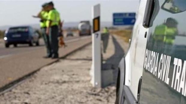 Aparece en el interior de un coche calcinado un sevillano desaparecido este lunes en Badajoz