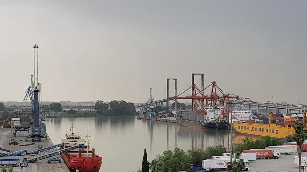 La Junta de Andalucía actualiza la accesibilidad del Puerto de Sevilla en caso de emergencias