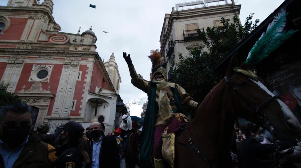 El Heraldo Real vuelve a las calles de Sevilla dos años después