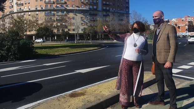 El Ayuntamiento de Sevilla invierte medio millón en la mejora del asfaltado de la Avenida del Deporte