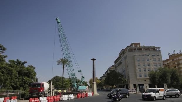 Cortes de tráfico por obras de mejora de la red de aguas en la avenida Alberto Jiménez Becerril