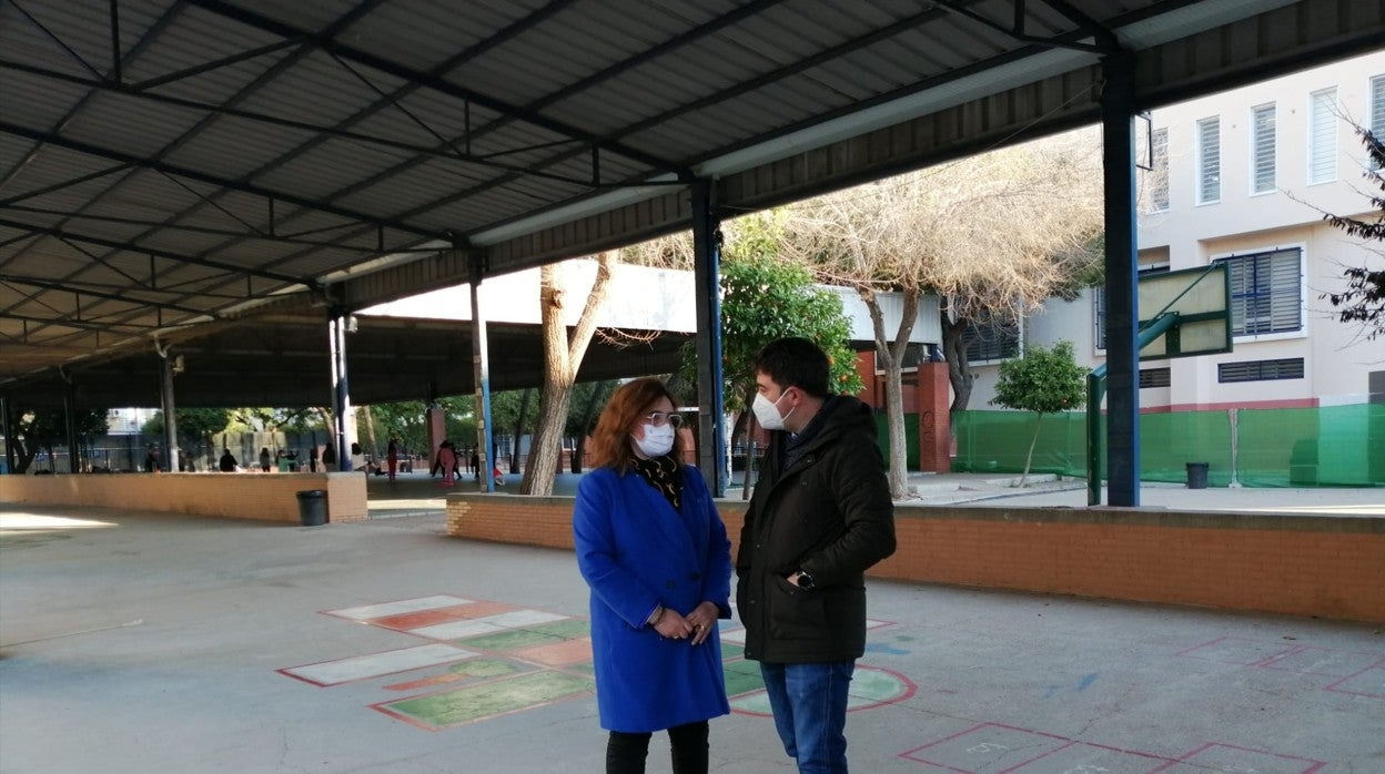 La delegada de Educación, María José Eslava, en el colegio ABC