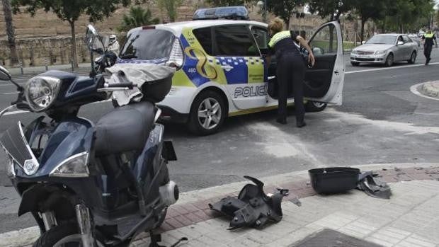 Muere un anciano tras ser atropellado por una moto en la Ronda de Capuchinos en Sevilla