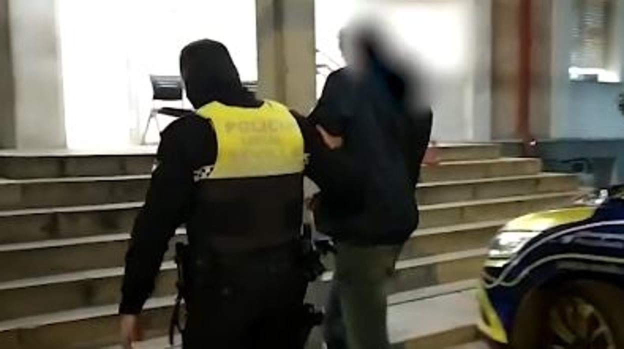 Imagen de uno de los detenidos