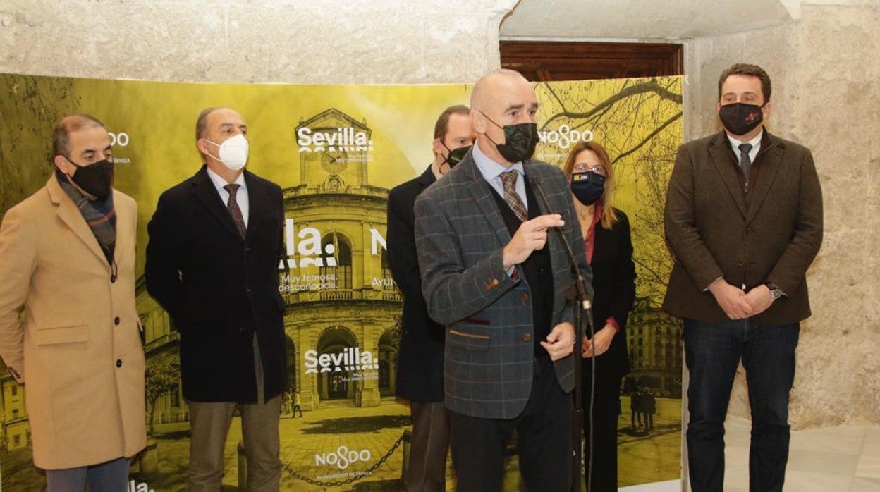 El alcalde, Antonio Muñoz, con los rectores