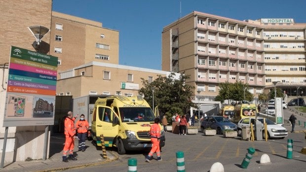 Condenan al SAS a indemnizar a un paciente que se precipitó por una ventana del Virgen del Rocío