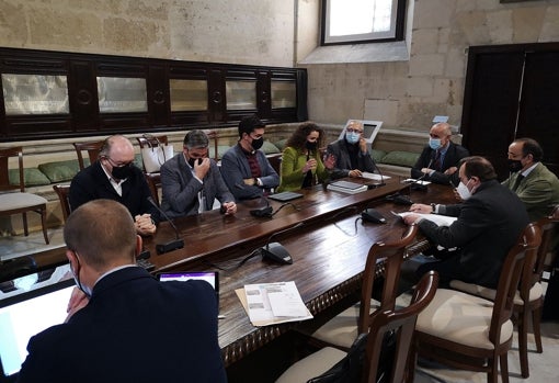 Reunión en el Ayuntamiento con los responsables de Mercadona