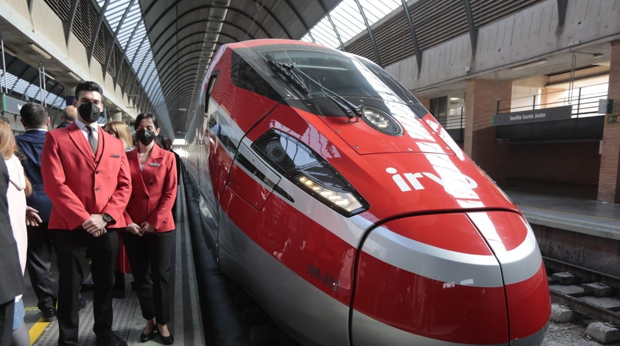 El primer tren Iryo que llega a Sevilla en la fase de pruebas