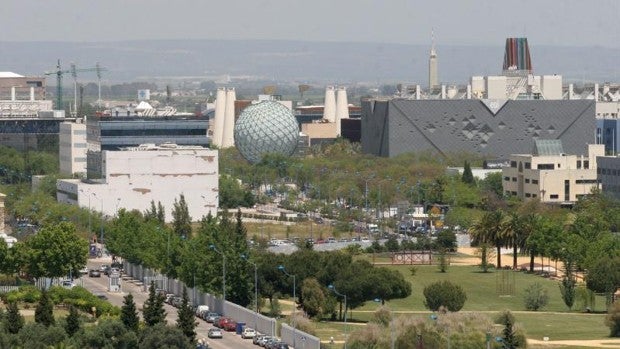 El proyecto ECity de la Cartuja despeja su futuro con tres parkings solares