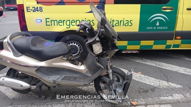 Un motorista, hospitalizado con heridas graves tras colisionar con un vehículo que hizo un giro prohibido