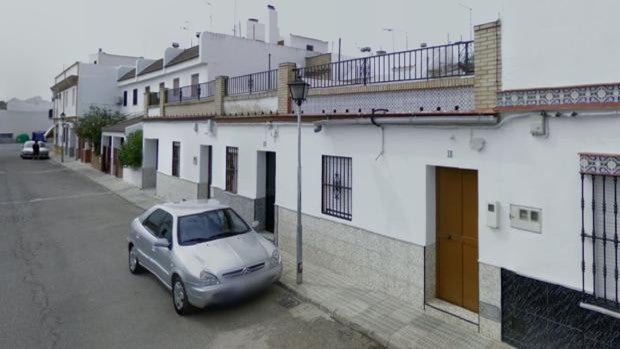 Un muerto y una mujer herida en el incendio de una vivienda en la localidad sevillana de La Campana